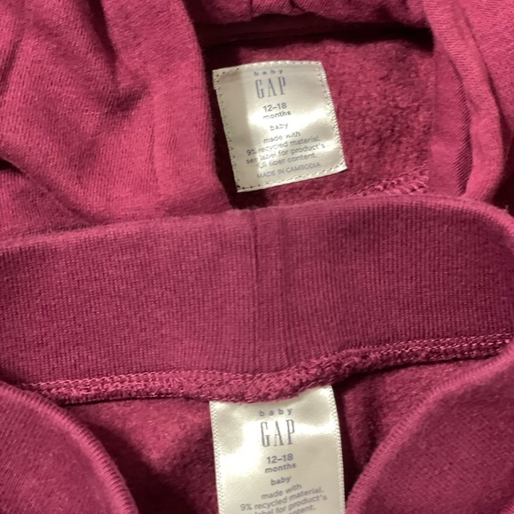 Baby Gap Sweatsuit - Picture 2 of 2